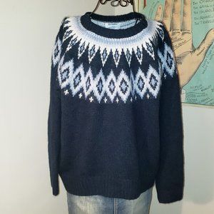 SOLD Old Navy Blue & White Snowflake Pattern Batwing Oversize Sweater NWT - M